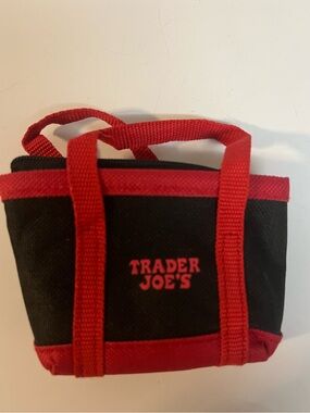Trader Joe’s Mini Tote Coin Purse Zipper Pouch Black Red Mini Bag Collectible